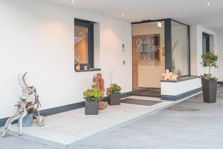 Ferienwohnung für 9 Personen, mit Balkon und Sauna sowie Ausblick in Mathon - 2