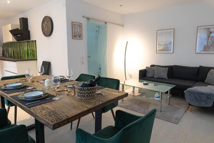 Ferienwohnung für 6 Personen, mit Balkon und Terrasse sowie Garten und Ausblick in Wegberg