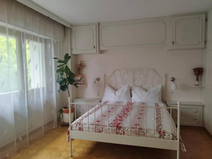 Chambre d’hôte pour 2 personnes, avec Balcon et Terrasse ainsi que Jardin et Piscine à Huningue