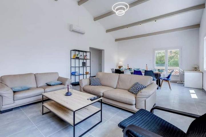 Entire apartment, Spacious Countryside Villa with Heated Pool – Peaceful & Family-Friendly in Velaux, Mediterranean Coast (France)