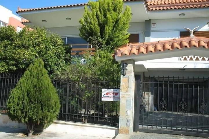 Gîte pour 5 personnes, avec jardin dans Saronida - 4