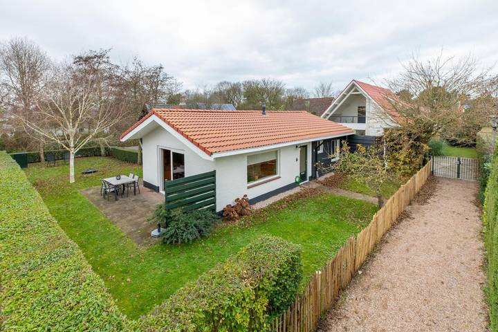 Ferienhaus für 7 Personen, mit Balkon/Terrasse und Terrasse sowie Garten in Oostkapelle