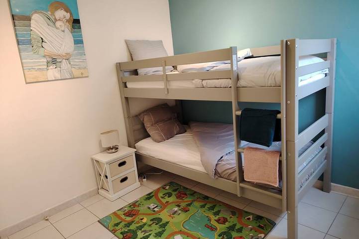 Family home for couple and 2 children in Fabrègues, Costa mediterránea (Francia)