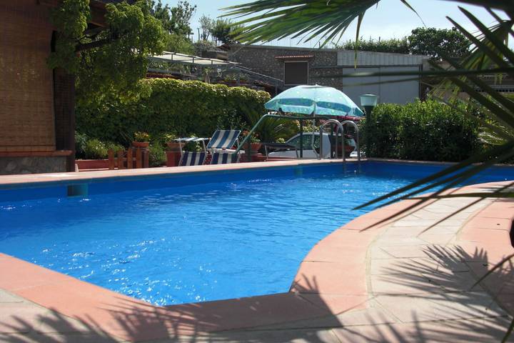 Casa vacanza per 5 persone, con giardino e terrazza in Sant'Agata sui Due Golfi