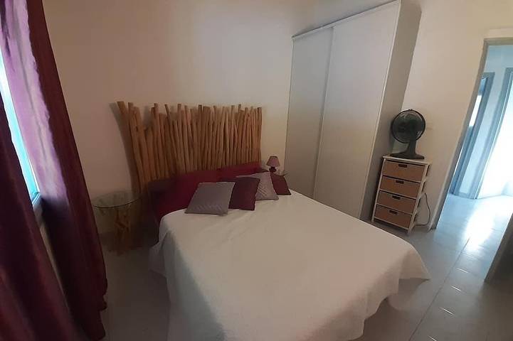 Location de vacances pour 8 personnes, avec balcon et jardin dans Plage de Vardiola - 4