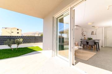 Ferienwohnung für 4 Personen, mit Terrasse und Garten in Trogir