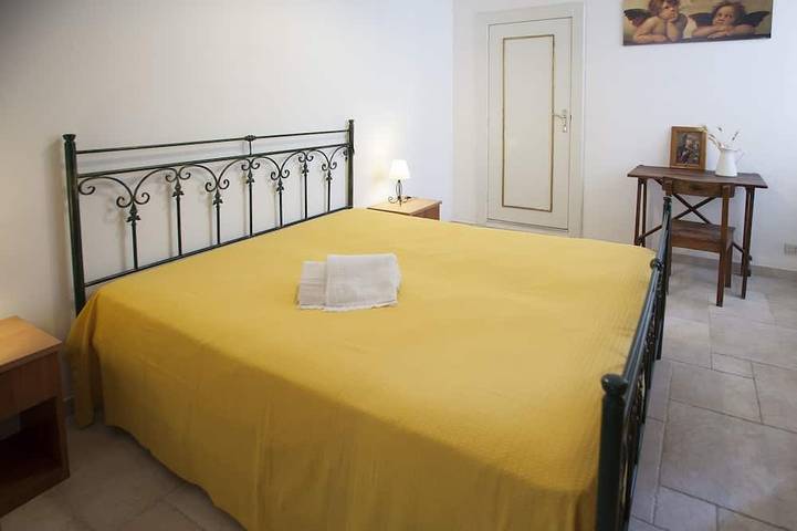 Apartamento entero, Apartamento característico en Monopoli para seis personas con impresionantes vistas al mar in Cala Porta Vecchia, Monopoli