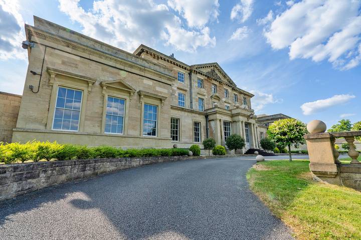 Holiday rental for 9 people, with Terrace and Garden in South Yorkshire