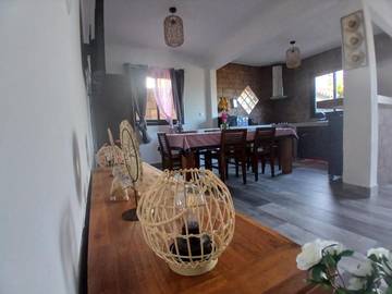 Gîte pour 6 personnes, avec vue ainsi que terrasse et jardin, animaux acceptés dans Basse Vallée