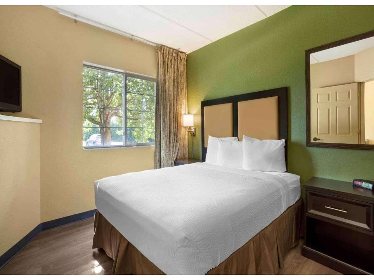 Entire apartment, Cozy Queen Suite, Nsmk Kitchen|Studio 6 Fishkill in Fishkill, Dutchess County