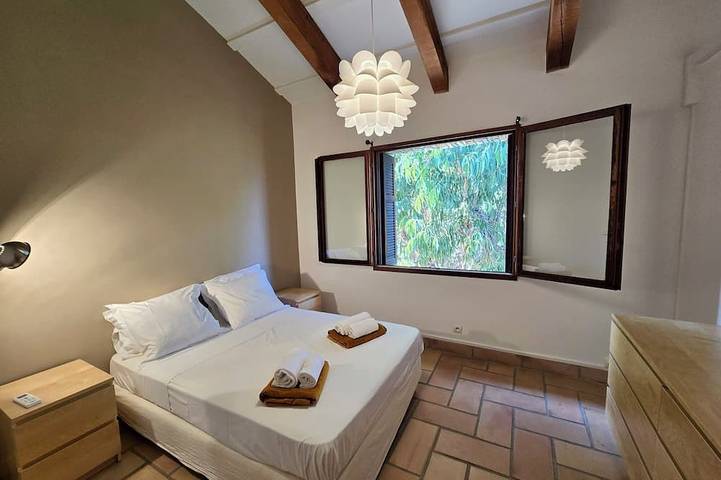 Location de vacances pour 10 personnes, avec jardin et terrasse dans Office De Tourisme De Saint Florent - 2