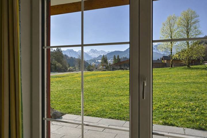 Ferienwohnung für 4 Personen, mit Terrasse und Garten sowie Ausblick