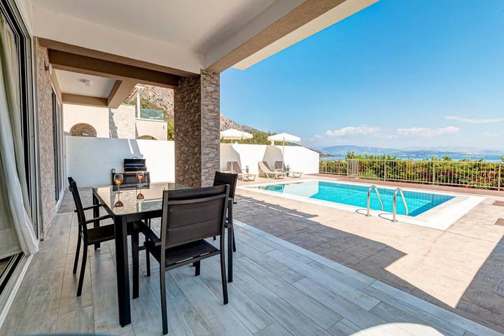 Villa für 4 Personen, mit Terrasse und Garten in Mparmpati