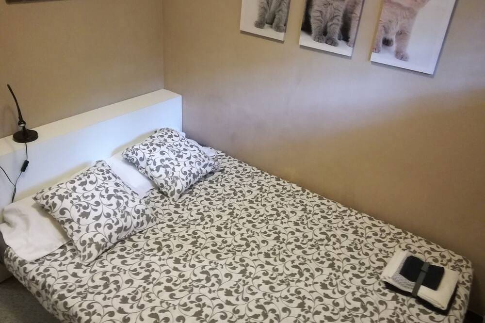 Casa unifamiliar con un gran jardín y una piscina enorme in San Martín de Liémana, Gironés