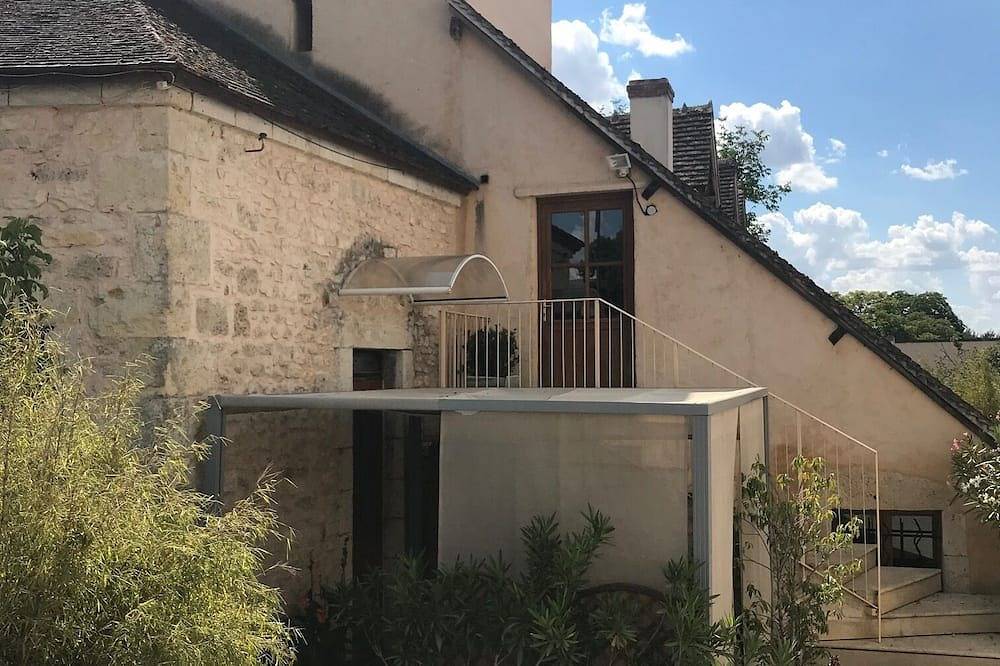 Ganze Wohnung, In the heart of St Florent apartment le Colombier with small courtyard 10 mn from in Saint-Florent-sur-Cher, Bourges und Umgebung