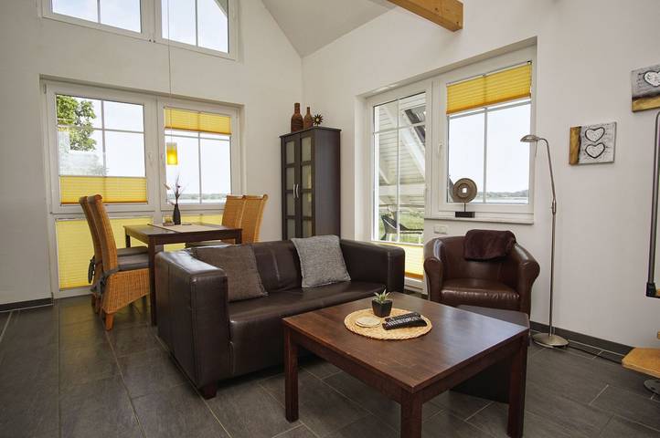 Ferienwohnung für 2 Personen, mit Balkon und Seeblick in Thiessow