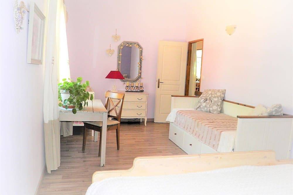 Promo Großer privater Pool am Fluss mit schönem Strand in La Roque-sur-Cèze, Nimes und Umgebung