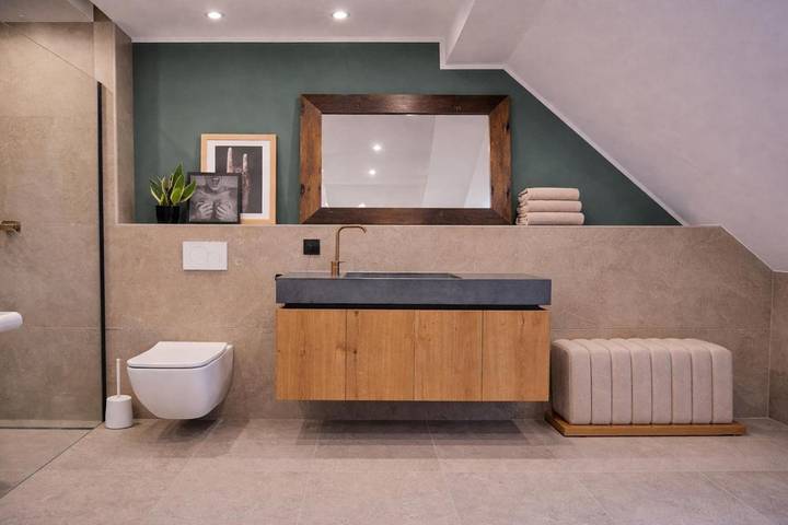 Ferienwohnung für 6 Personen, mit Balkon und Terrasse sowie Garten und Ausblick
