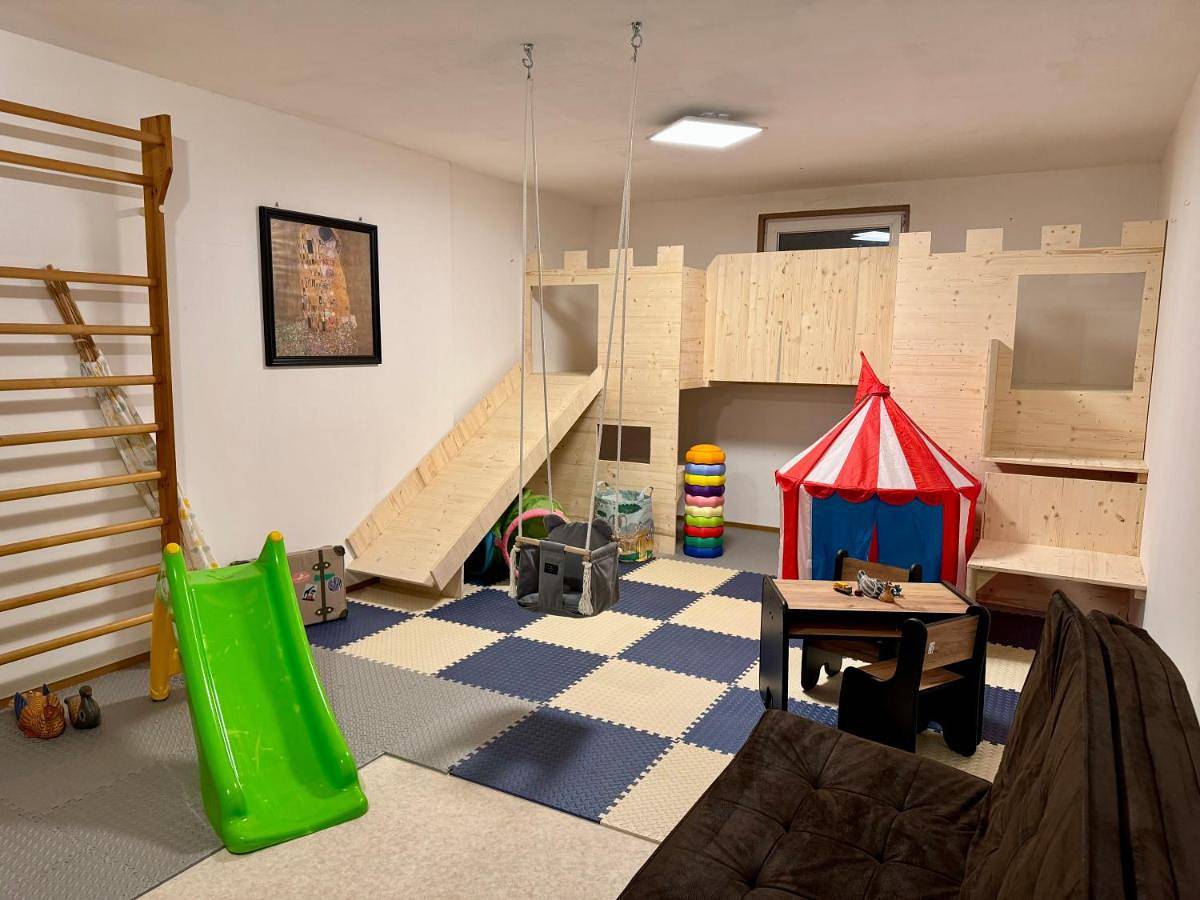 Gipfelruhe-ganzes Ferienhaus mit Sauna, Garten & Spielzimmer- Ramsau am Dachstein in Ramsau am Dachstein, Schladming-Dachstein