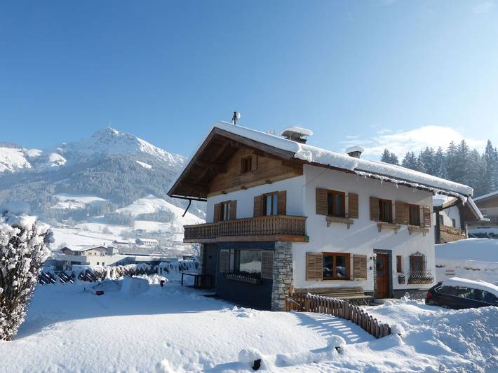 Ferienhaus für 9 Personen, mit Balkon und Garten in Oberndorf in Tirol