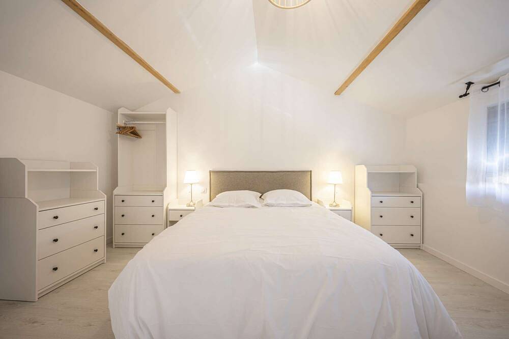 Entire apartment, Apartment Comfortable in the centre of Pau: parking, Ac... in Pau, Béarn