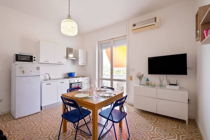 Casa Vacanze 'A Due Passi dal Mare' con vista mare, Wi-Fi e aria condizionata in Scala di Furno, Porto Cesareo