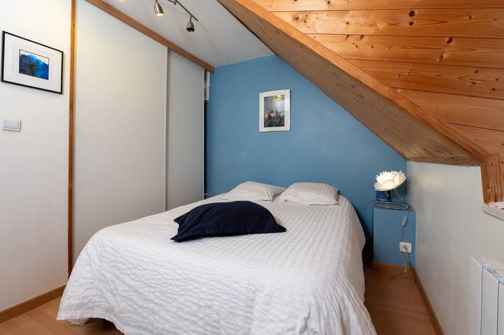 Guest Room "Atelier Des Rêves Lumières" 20 Minutes from the Ocean in Bannalec, Quimper region
