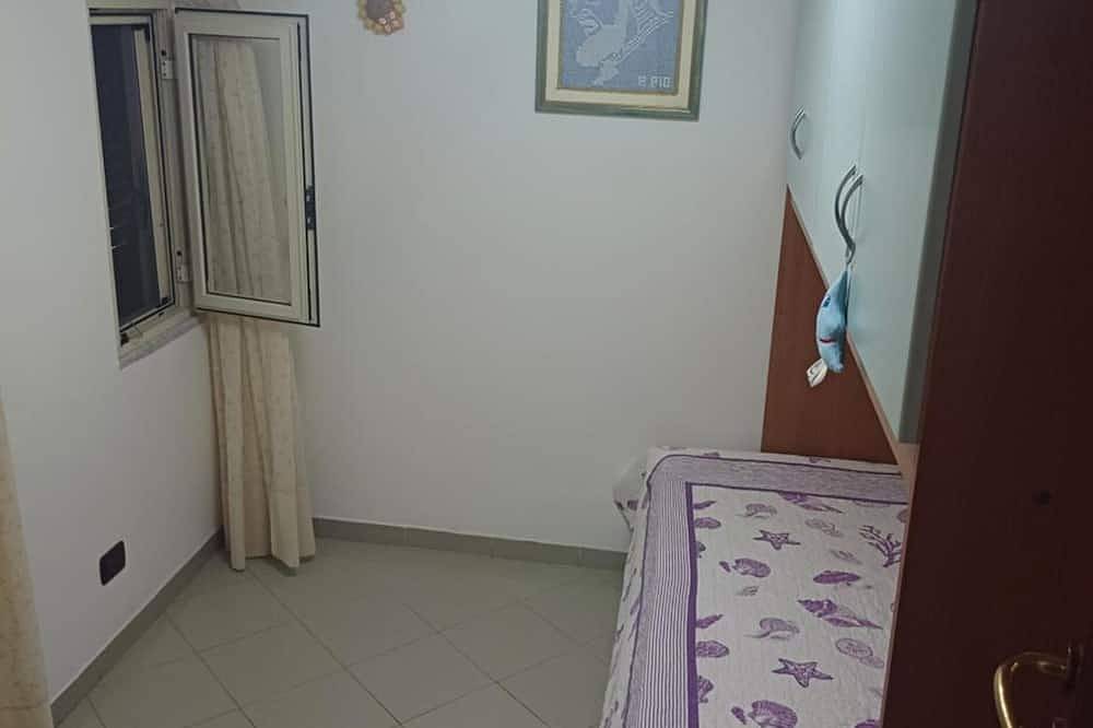 Holiday Home 'A' Russella' with Sea View, Wi-Fi and Air Conditioning in Cetara, Amalfi Coast