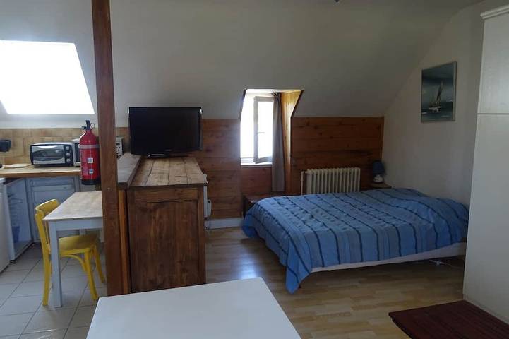 Entire apartment, Studio, Ground Floor, Ocean View (200 meters) in Paimpol, Côte de Goëlo