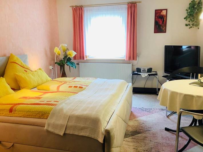 Ferienwohnung für 3 Personen, mit Terrasse und Garten in Tambach-Dietharz