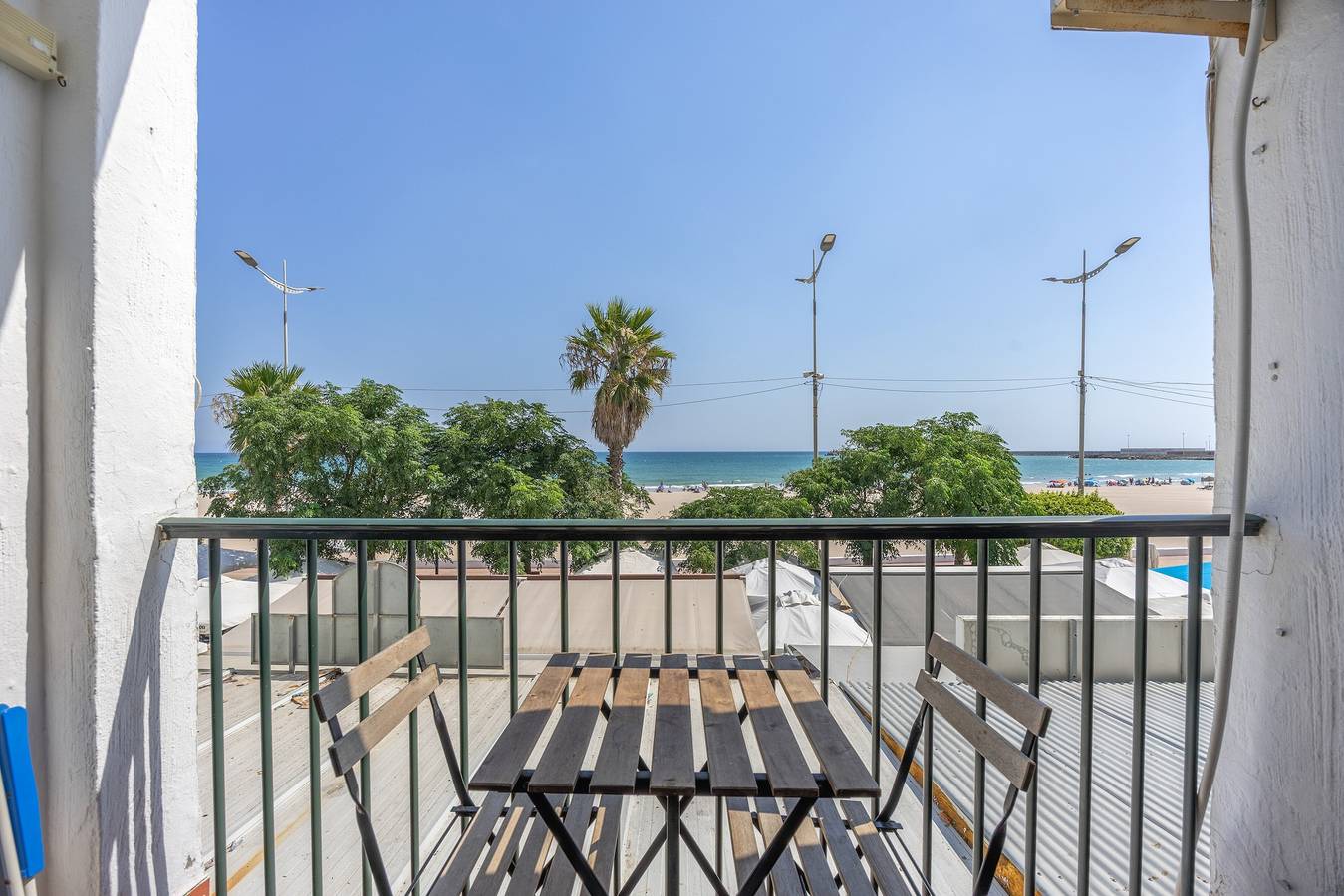 Apartamento entero, Apartamento 'Acuario' con vistas al mar, Wi-Fi y aire acondicionado in Playa Barbate, Barbate