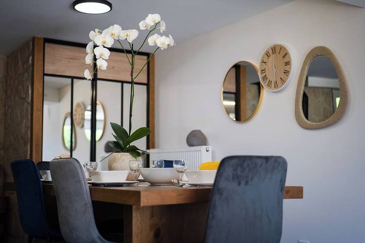 Gîte pour 6 personnes, avec jardin à Coimères