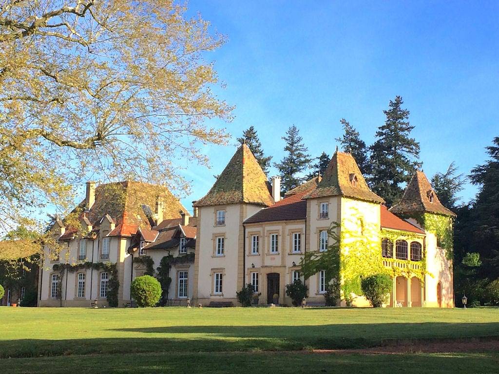 Domaine des Grands Cèdres - Suite de 2 Cours in Cordelle, Région de Roanne