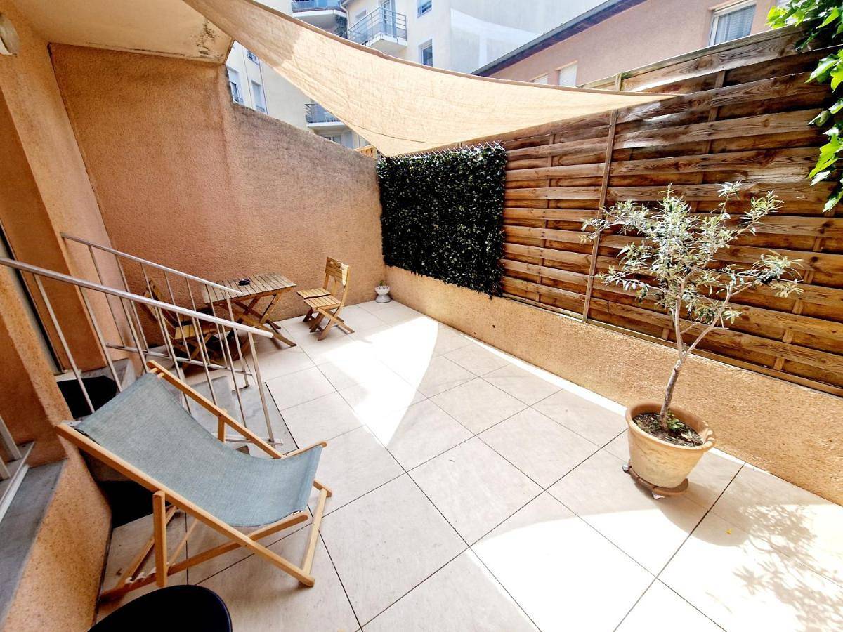 Appartement entier, Centre Ville Climatisation Parking Billard in Villefranche-sur-Saône, Beaujolais