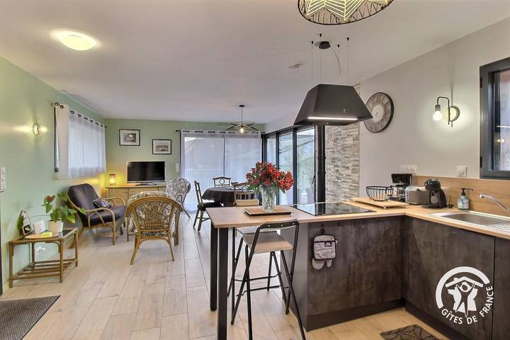 Gîte pour 4 personnes, avec jardin et terrasse, animaux acceptés dans Plage des Dunes (Penvénan) - 2