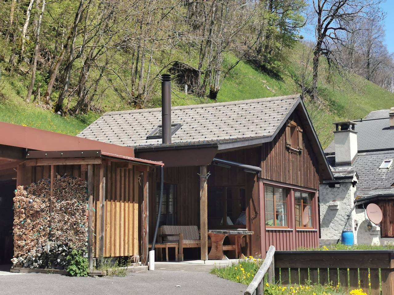 Ganze Ferienwohnung, Ferienchalet obere Chappelen 1 in Elm, Glarus Süd