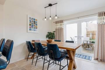 Holiday Home for 6 People in Poole, Poole Harbour, Photo 2