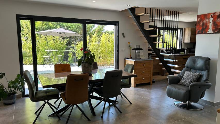 Villa Harmonie with Private Pool, Wi-Fi, and Air Conditioning in Bagnols-sur-Cèze, Nimes region