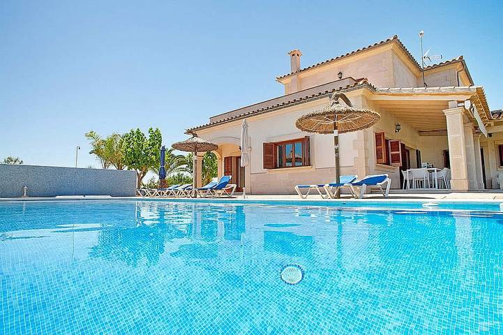 Finca für 8 Personen, mit Whirlpool und Garten in Muro