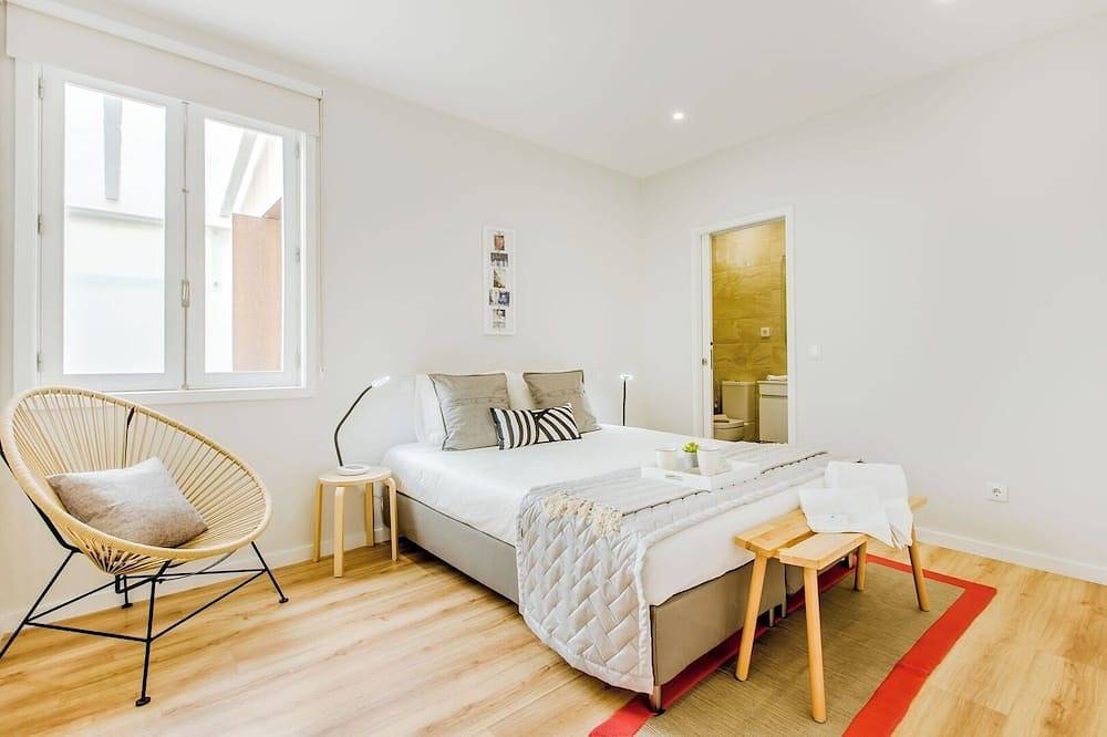 Espinho Beach 4 Stays with Terrace in Espinho, Aveiro District