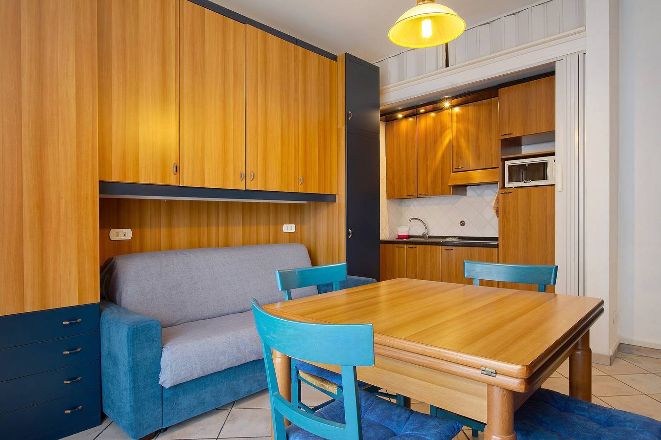 Entire apartment, Apartment 'Liam's House' with Balcony, Wi-Fi and Air Conditioning in Rapallo (City), Rapallo