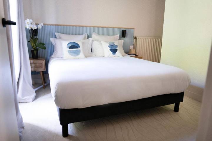 Hôtel pour 2 personnes, avec vue ainsi que terrasse et jardin à Montferrat - 4