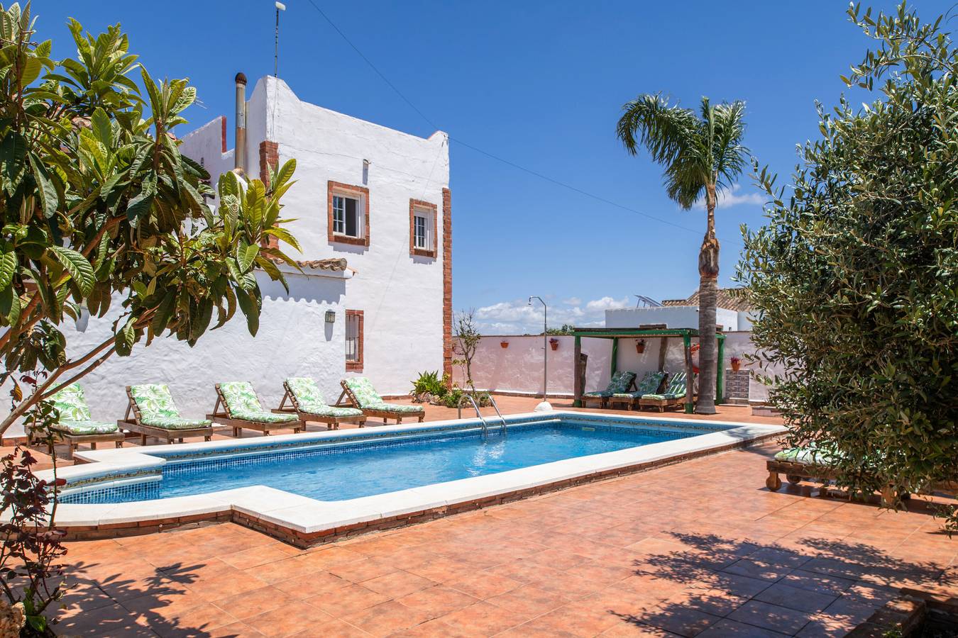 Appartement entier, Appartement 'Mayo 1' avec piscine partagée, Wi-Fi et climatisation in Conil de la Frontera, Costa de la Luz