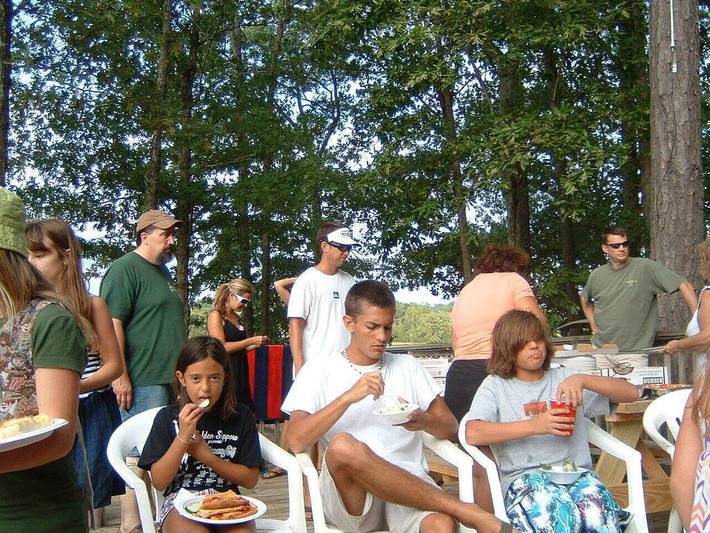 Log cabin for 4 people, with terrace in Lake Gaston