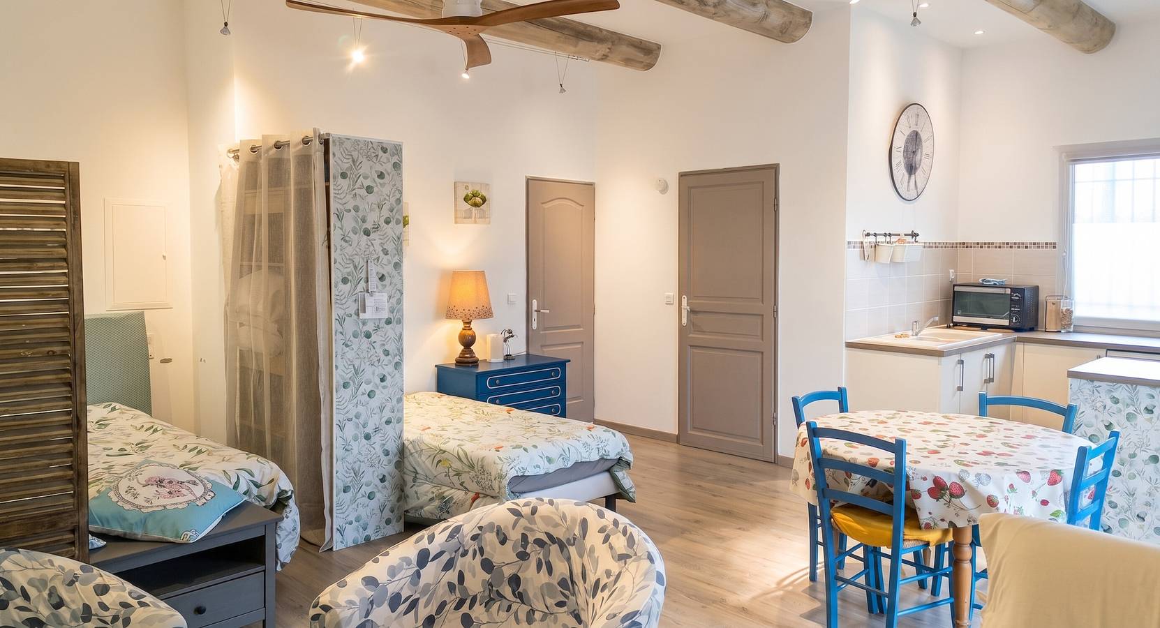 Ganzes Studio, Charmantes Studio mit Gemeinschaftspool in Cabrières-d'Avignon in Cabrières-d'Avignon, Regionaler Naturpark Luberon