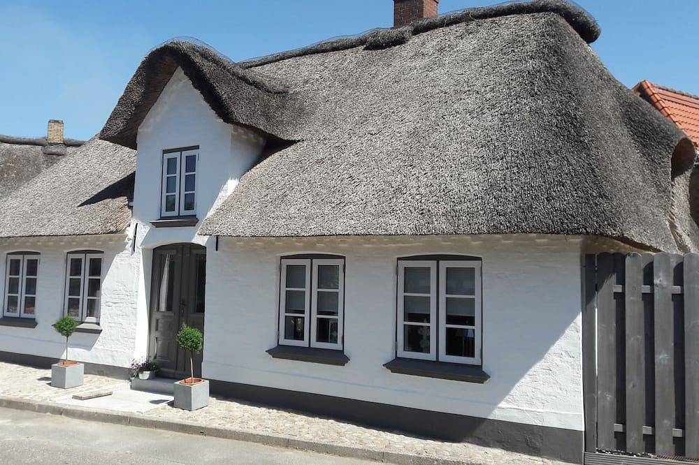 Reetdachkate mit Saunahaus in Nordfriesland in Schwabstedt, Eider-Treene-Sorge