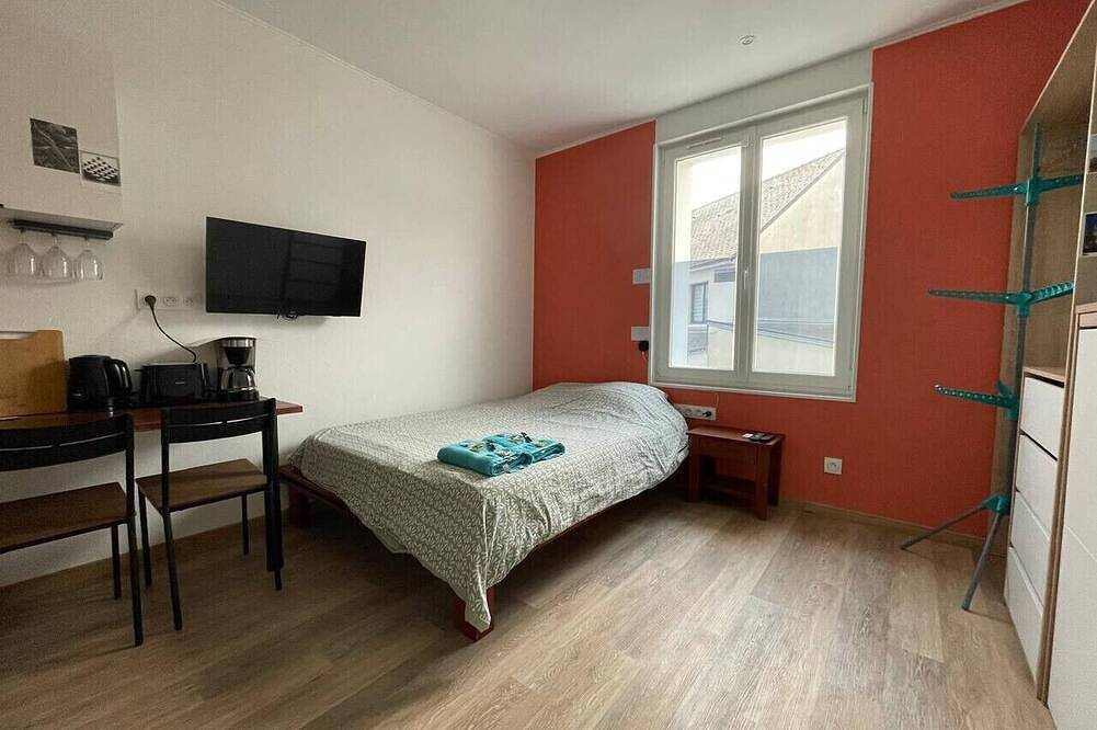 Entire apartment, Cosy studio renovated in 2023 Garage in Saint-Pierre-des-Corps, Tours region