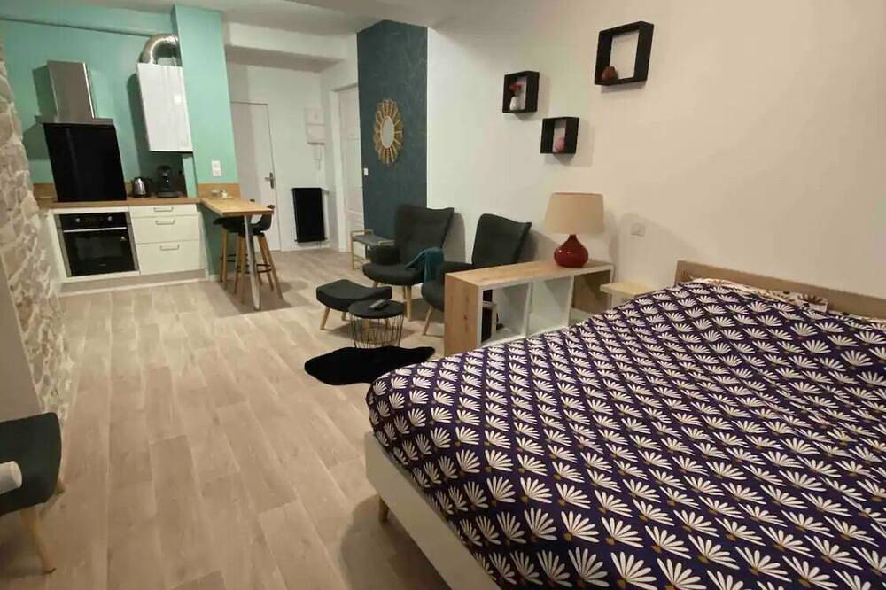 Appartement entier, Charmant studio idéalement placé et paisible ! in Oloron-Sainte-Marie, Béarn
