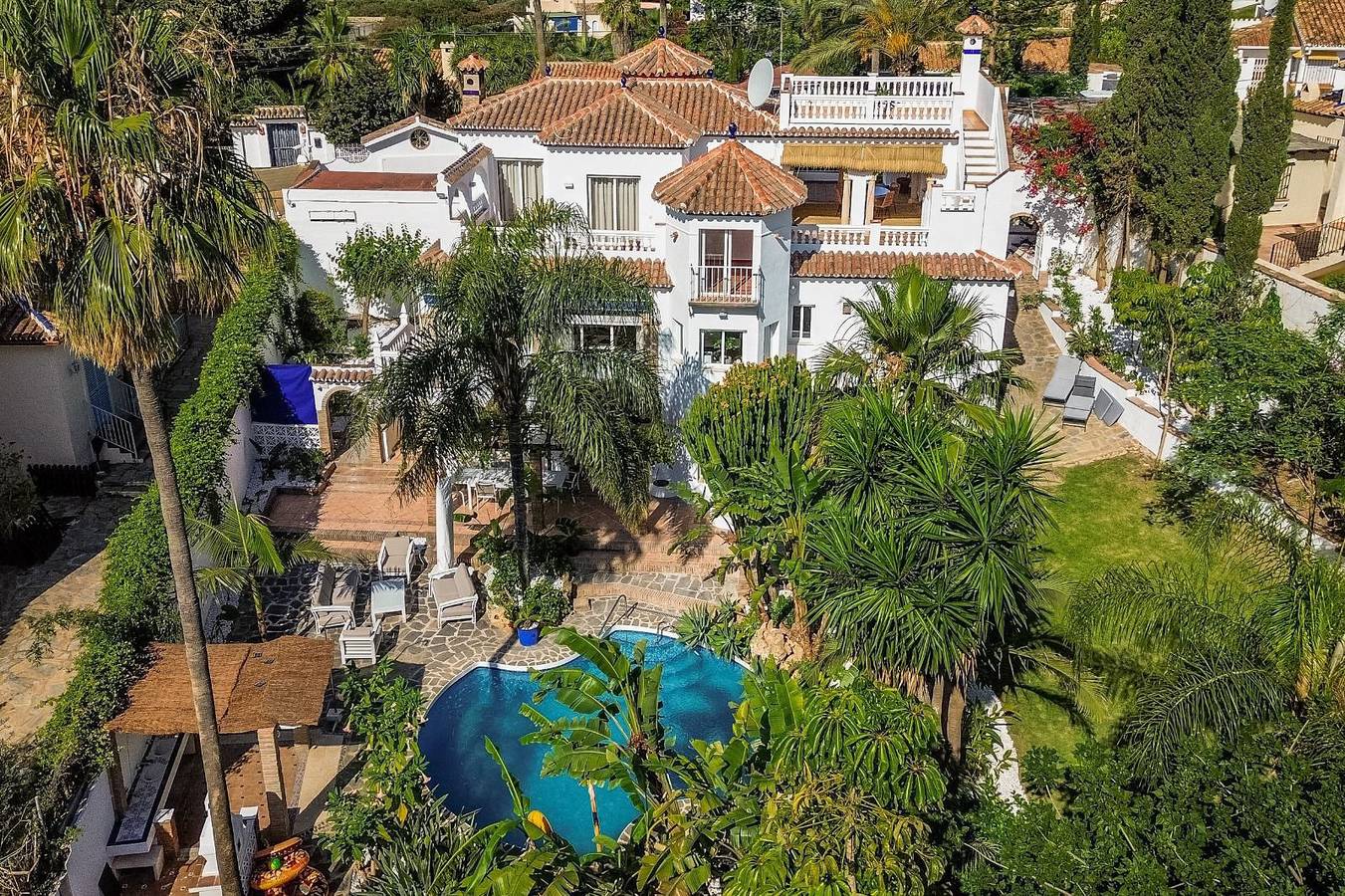 Villa "Gorgeous and Amazing Views" with Sea View, Private Pool & Wi-Fi in Estepona, Costa del Sol