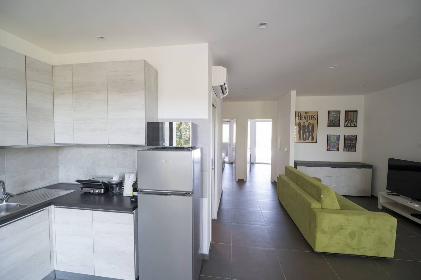 Geheel appartement, Modern Family 2 Br Apartment in Residential Area in Infernetto, Rome